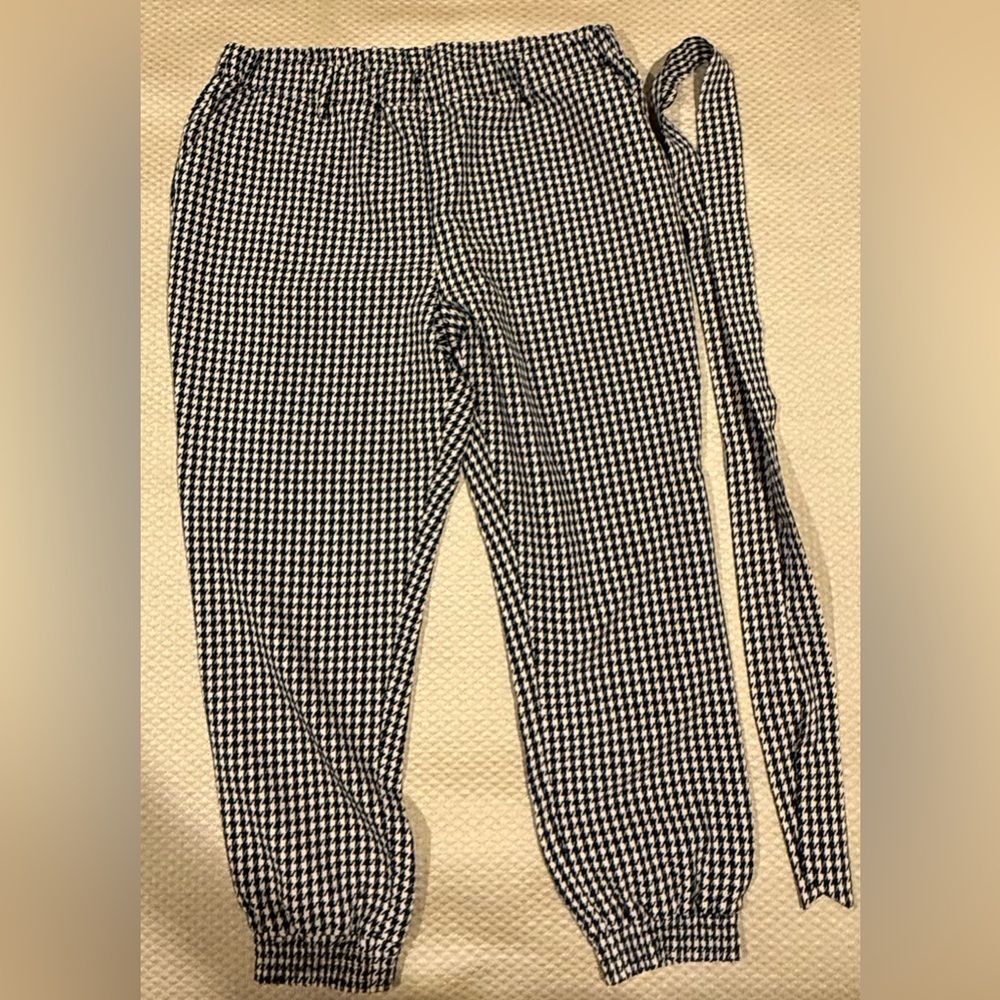 One by Chapter One-Stylish Black and White Houndstooth Women's Pants